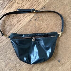 Clare V. Grande Fanny in Black Nouveau